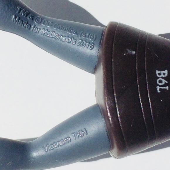 🦋 DC Super Hero Girls Katana and Bumblebee Figures McDonalds Happy Meal Toys - Picture 9 of 10